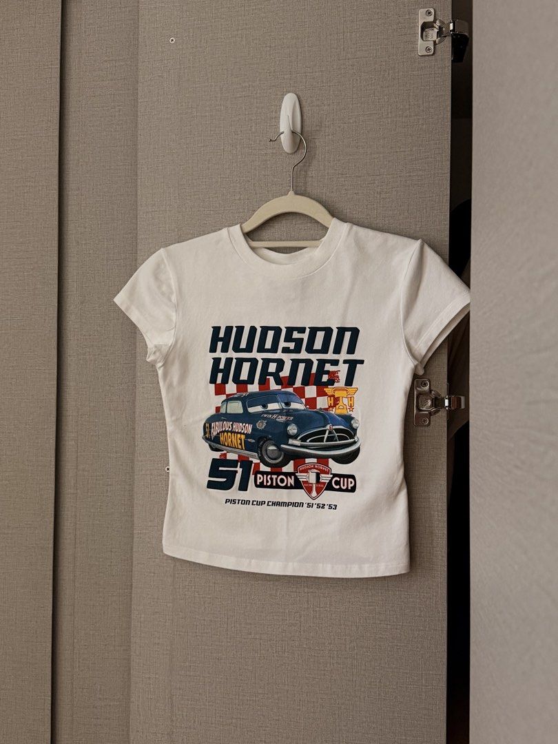 White Hudson Hornet T-shirt (Category: Shirts) located in Bulacan. Submitted by ontrialpile (Listing ID 1448637986, Image 1). Description: .