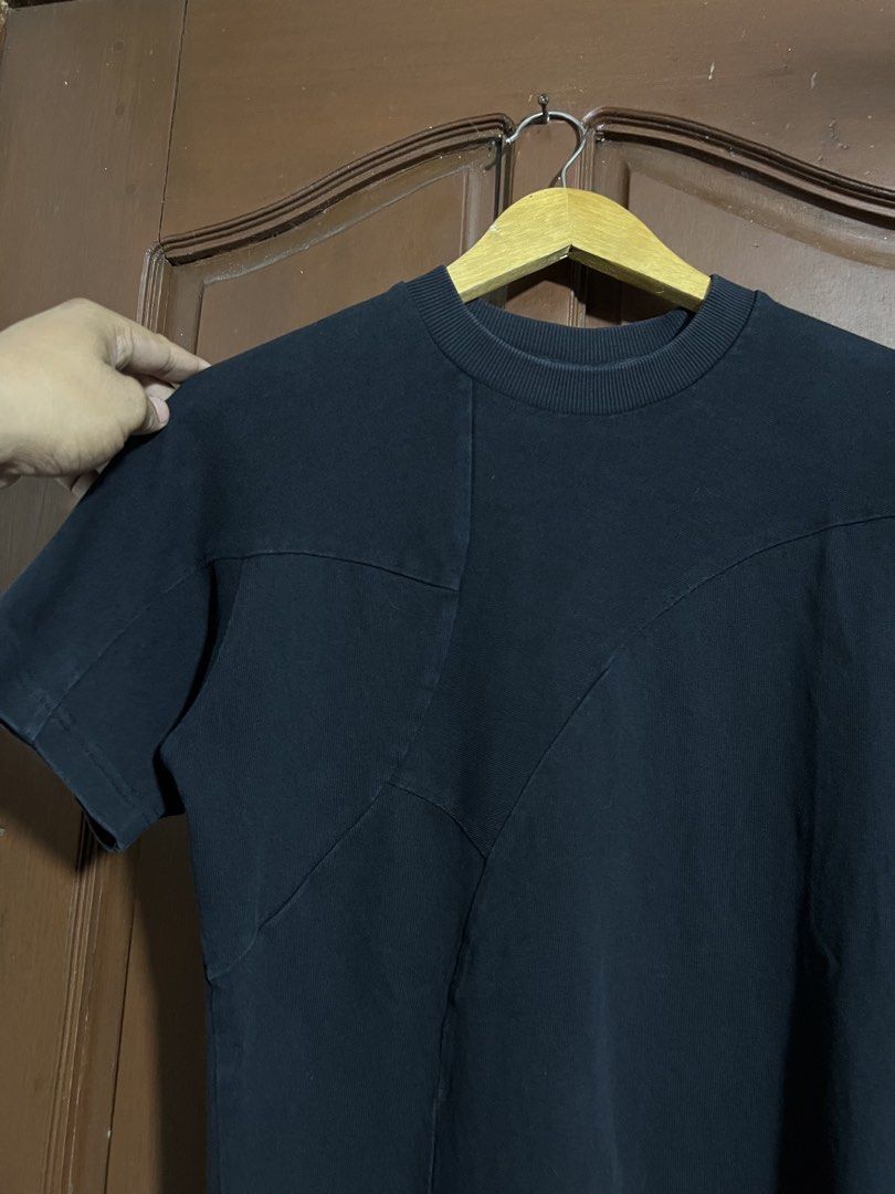 Wilson Black Heavy Cloth Shirt (Category: Tshirts & Polo Shirts ) located in Manila. Submitted by thriftpoint99 (Listing ID 1448675693, Image 3). Description: 20.5x25.5 No issue Excellent condition.
