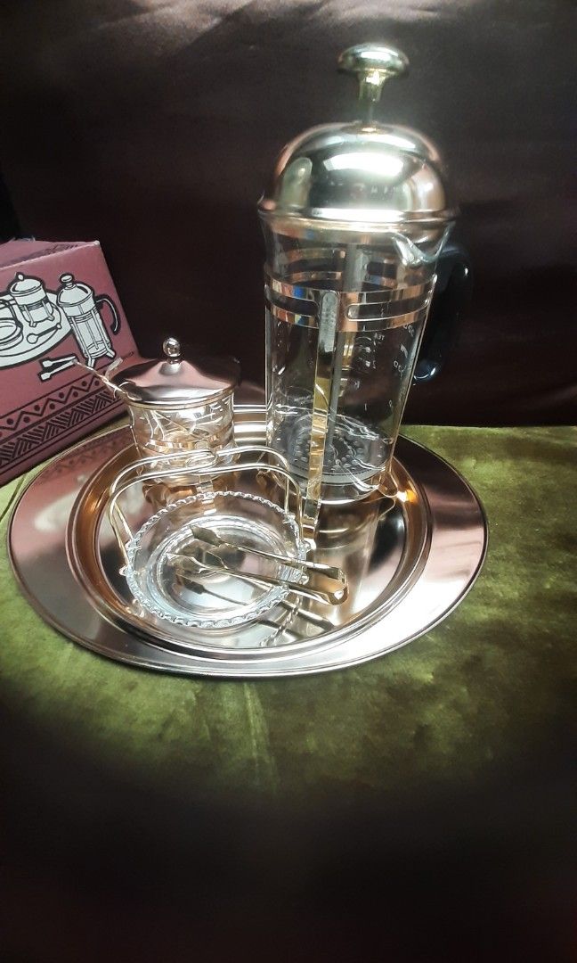 Windom coffee press set Made in Japan new boxed (Category: Coffee & Tea Tableware) located in Manila. Submitted by luckycharm_215 (Listing ID 1448534049, Image 2). Description: New tray size 11x9".