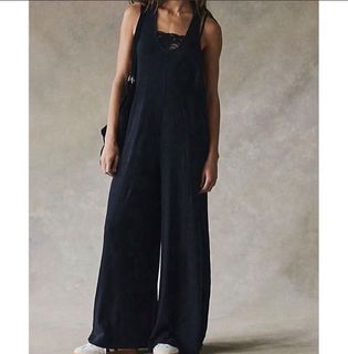(Category: ) located in . Submitted by declutter_saleeeee (Listing ID 1448511832, Image 1). Description: .