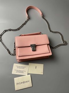 (Category: ) located in . Submitted by solothriftfinds (Listing ID 1448551404, Image 1). Description: .