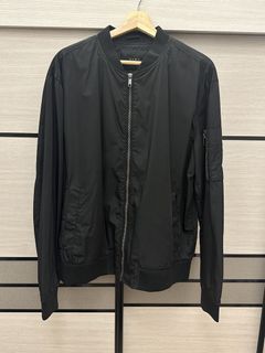(Category: ) located in . Submitted by sam.wardrobe (Listing ID 1448634343, Image 1). Description: .
