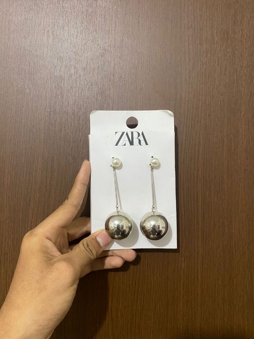 ZARA MESH FAUX PEARL EARRINGS (Kategori: Perhiasan Wanita) berada di Tangerang. Dikirim oleh _happy7hour (ID iklan 1448553490, Gambar 2). Deskripsi: .