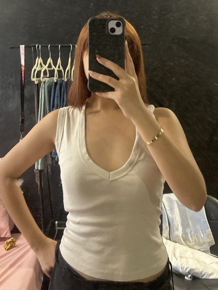 Zara V-Neck Ecru Cotton Top (Category: Others Tops) located in Las Pinas. Submitted by skyeeyks (Listing ID 1445157523, Image 3). Description: Size S Used 1 or 2x.