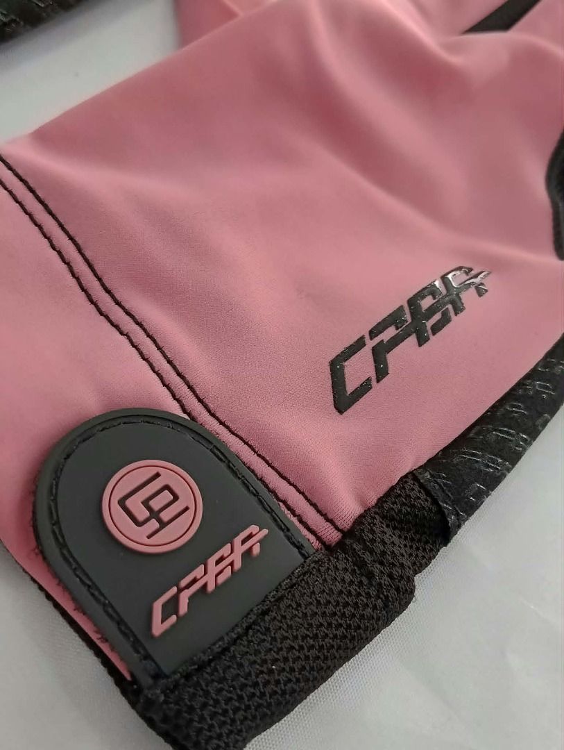 1PC CPBA BILLIARD GLOVES [FOR RIGHT HAND] / BILLIARD ACCESSORIES (Category: Billiards and Bowling) located in San Pablo. Submitted by reyesbilliardsandaccessories_ (Listing ID 1453102707, Image 3). Description: CPBA BILLIARD GLOVES Product details: ▶️ Competition-level five-color options (left) + versatile black (right) Three-finger cutting piece design. ▶️ Precisely matches the movement requirements of the thumb/index finger/middle finger Full c