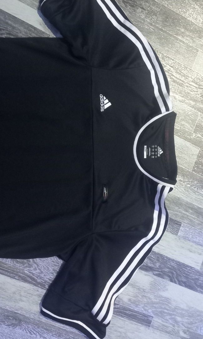 Adidas football jersey (Category: Activewear) located in Manila. Submitted by nolie_bunao (Listing ID 1453063116, Image 2). Description: decluterring excellent condition good as new 9/10 width 21 length 30.