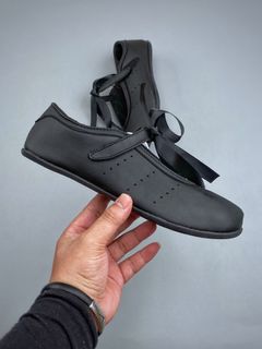 (Category: ) located in . Submitted by awesome_sneakers (Listing ID 1453057298, Image 1). Description: .