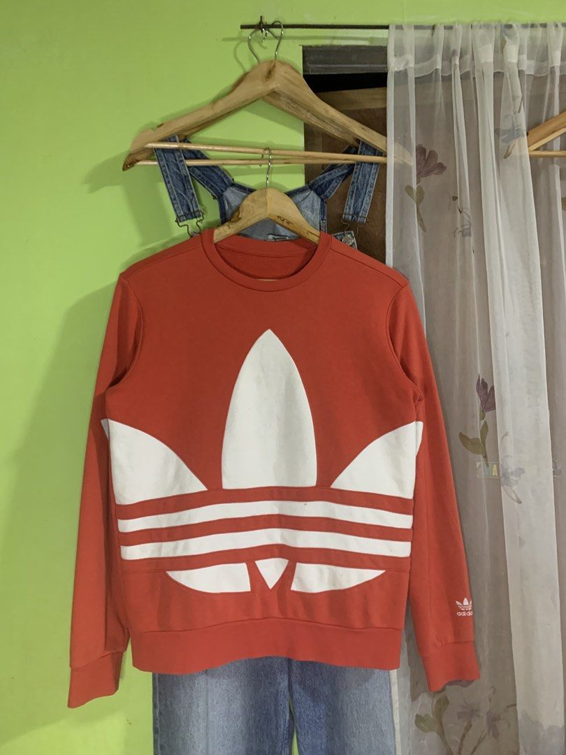 Adidas super good condi (Category: Coats, Jackets and Outerwear) located in Quezon. Submitted by jaydrakethrift (Listing ID 1453174417, Image 1). Description: Issue need wash But over all 10/10 condi Size med .