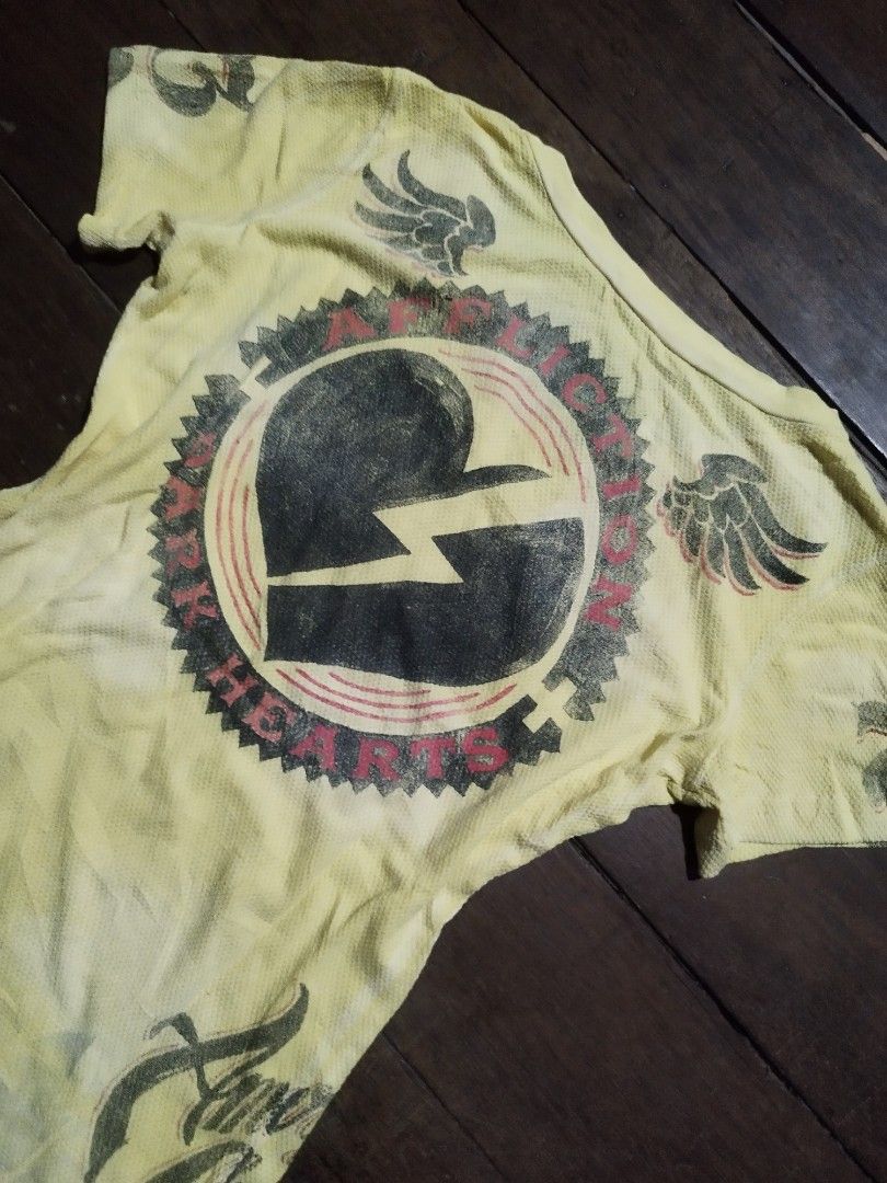 Affliction american customs dark hearts henley tee (Category: Shirts) located in Lingayen. Submitted by chic_00 (Listing ID 1453166408, Image 2). Description: small best fit medium no issue.