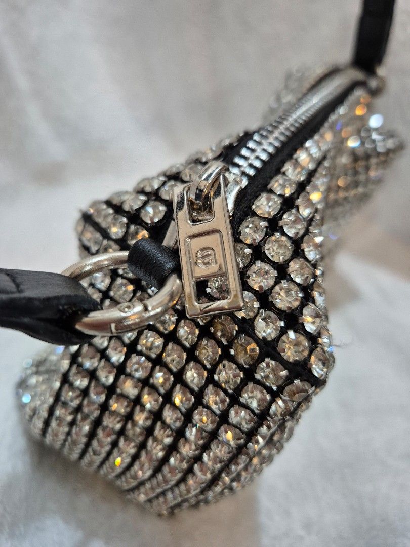 Alexander Wang Rhinestone-embellished (Category: Luxury Bags & Wallets) located in Cebu City. Submitted by chocowaffol (Listing ID 1453202917, Image 3). Description: medium Wangloc rhinestone-embellished clutch bag .
