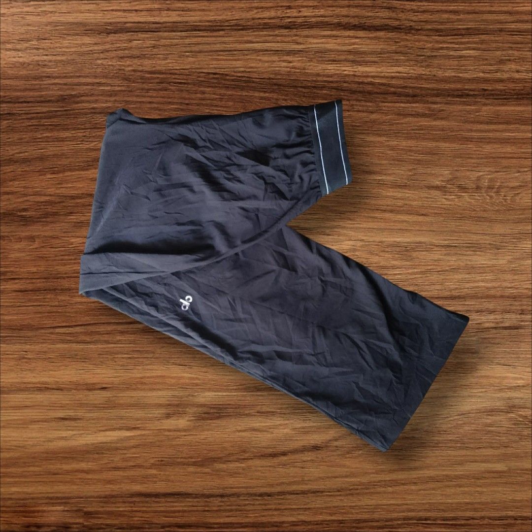 ALO YOGA WIDELEG PANTS (Category: Other Bottoms) located in Manila. Submitted by the.good.thrift (Listing ID 1453164241, Image 3). Description: ALO YOGA WIDELEG PANTS SIZE MEDIUM NO ISSUE color: black.