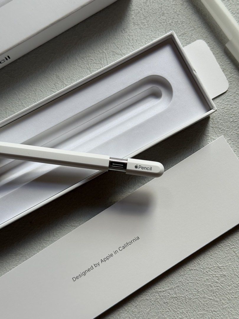 Apple Pencil USB-C (Category: iPad) located in Quezon City. Submitted by apple__avenue (Listing ID 1453213132, Image 1). Description: Selling Brand new condition of Apple Pencil USB-C, Locally purchased and SRP @ 4,990 Please view last posted picture to see the compatibility Meetups/Shipping: Qc area.