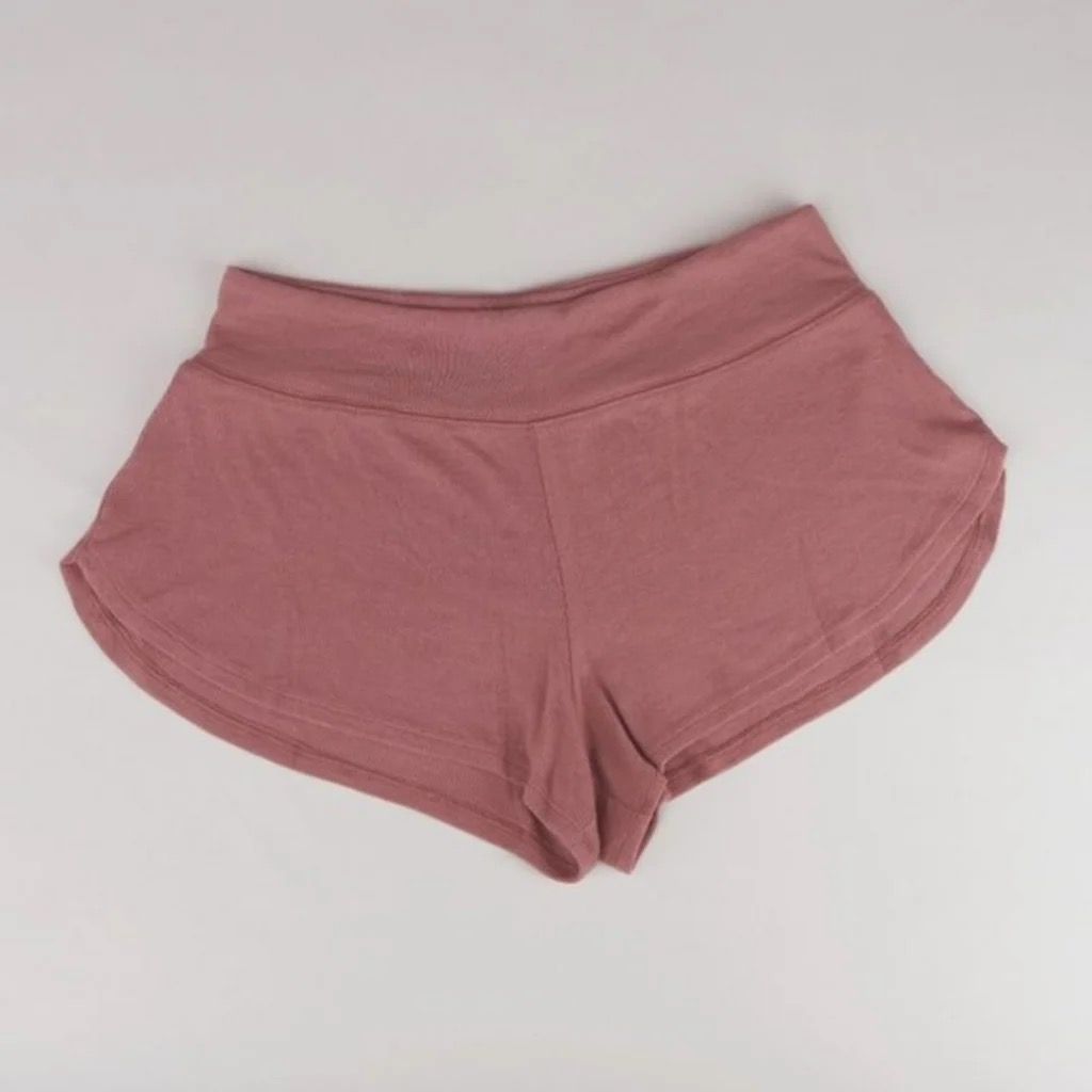 Authentic ATHLETA Well Rested Ribbed Sleep Dolphin shorts (Category: Shorts) located in Bulacan. Submitted by _helpmedeclutterr (Listing ID 1453198918, Image 1). Description: BRAND NEW TAG REMOVED .
