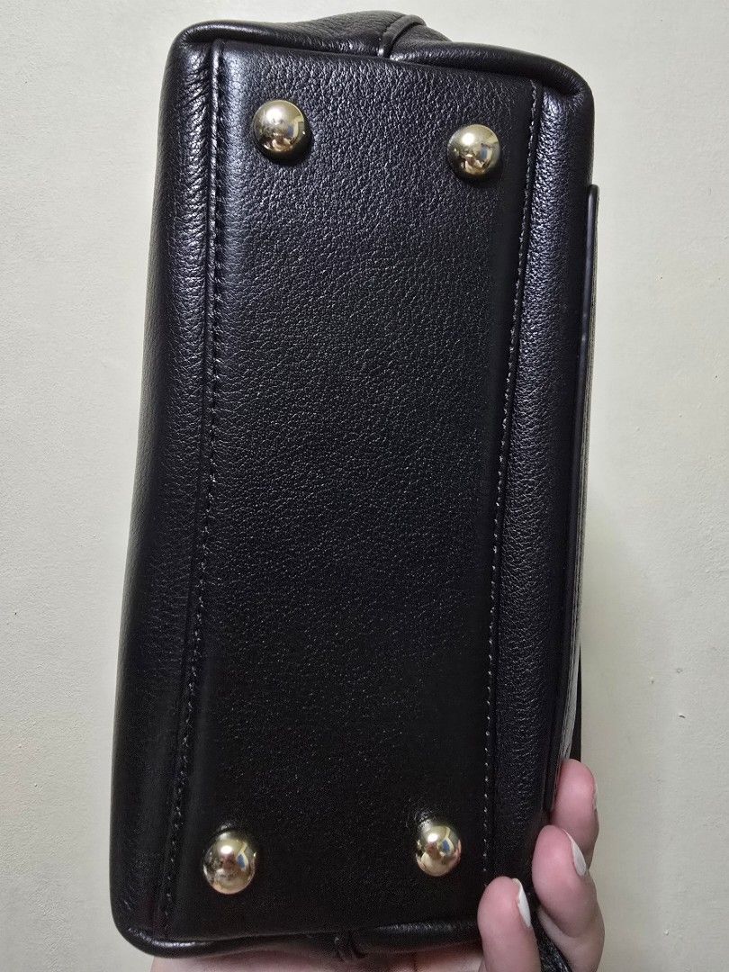 Authentic Polene Crossbody Bag (Category: Luxury Bags & Wallets) located in Quezon City. Submitted by littlethings08 (Listing ID 1453231395, Image 3). Description: Authentic Polene Crossbody Bag Medium, Black like new.