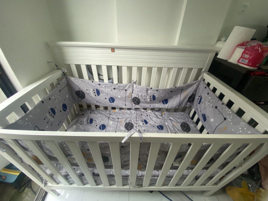 Baby Crib Bedding Set - Space Rocket & Planet Theme (Category: Cots & Cribs) located in Manila. Submitted by arysgrc79897 (Listing ID 1453184135, Image 2). Description: With pillows and foam already Adjustable crib.