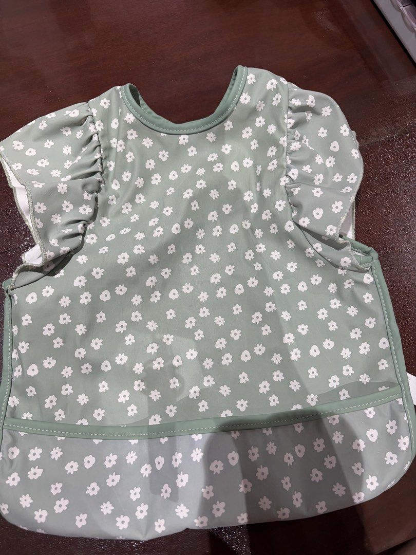 Bebeta sterilizer with dryer (free bib) (Category: Breastfeeding & Bottle Feeding) located in Kawit. Submitted by cecillexliam (Listing ID 1453062167, Image 3). Description: .