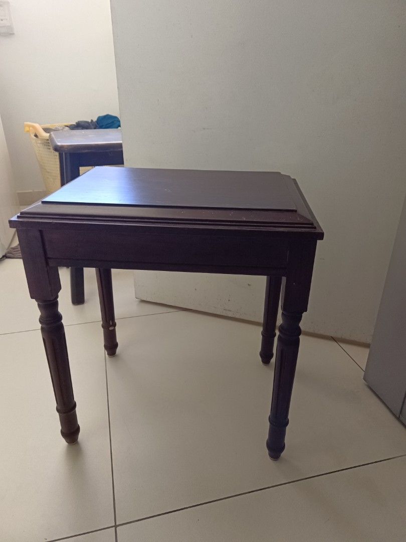 Bedside table (Category: Tables & Sets) located in Singapore. Submitted by stoneage1 (Listing ID 1453138036, Image 1). Description: small bedroom table.