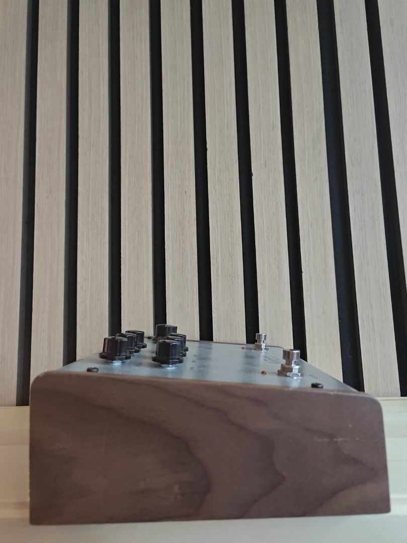 Benson The Amp (Category: Musical Instruments) located in Singapore. Submitted by mervworld (Listing ID 1453123708, Image 4). Description: .