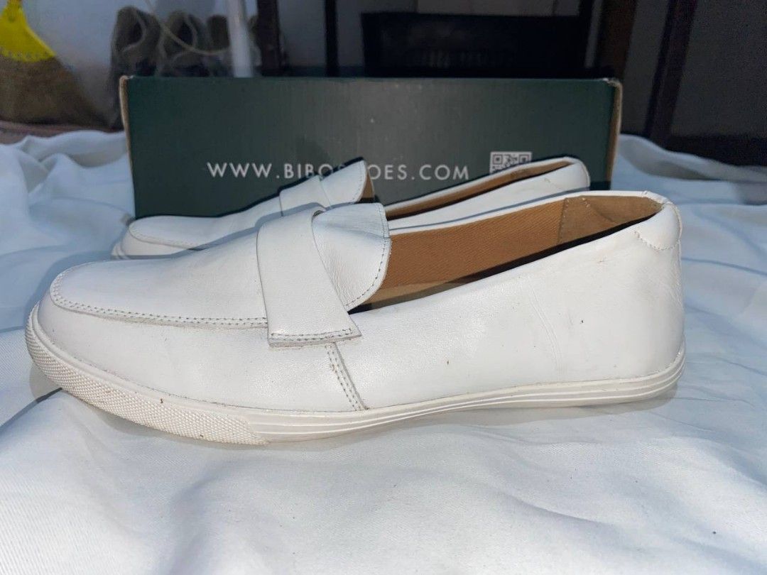 BiBo Marikina White Leather Shoes (Category: Loafers) located in San Rafael. Submitted by _foundbyk (Listing ID 1453205699, Image 2). Description: THIS IS UNISEX ( FOR NURSING STUDENTS) — need a little cleaning — no issue — size: 41 / 10.5 inces — used thrice onlyy!! - Brand: BiBo Marikina - Material: White Leather - Style: Classic Slip-on Loafers - Comfort: Comfortable for everyday wear - Origin: Made in Marikina, Philippines (Est. 1988) - Inclu