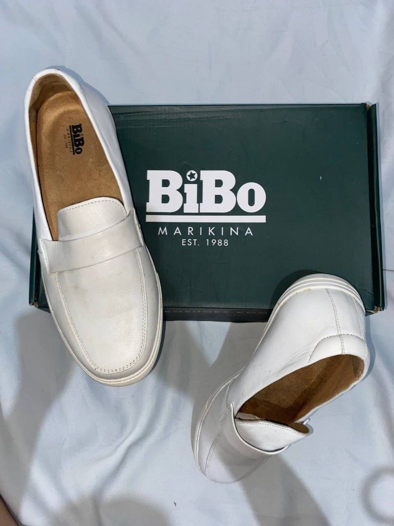 BiBo Marikina White Leather Shoes (Category: Loafers) located in San Rafael. Submitted by _foundbyk (Listing ID 1453205699, Image 1). Description: THIS IS UNISEX ( FOR NURSING STUDENTS) — need a little cleaning — no issue — size: 41 / 10.5 inces — used thrice onlyy!! - Brand: BiBo Marikina - Material: White Leather - Style: Classic Slip-on Loafers - Comfort: Comfortable for everyday wear - Origin: Made in Marikina, Philippines (Est. 1988) - Inclu