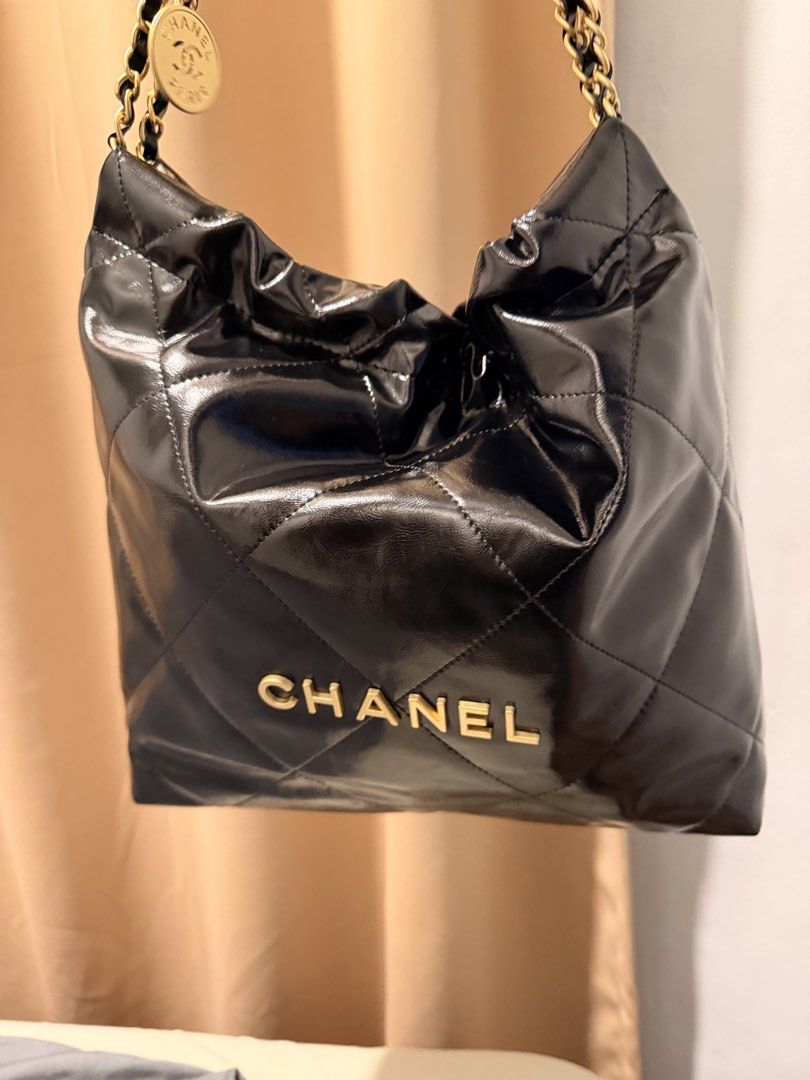 BLACK 22 medium size (Category: Luxury Bags & Wallets) located in Manila. Submitted by minimaison (Listing ID 1453220908, Image 3). Description: 6,000 .
