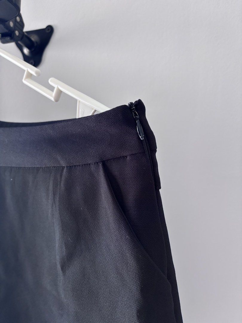 Black Shorts with Scalloped Eyelet Hem (Category: Shorts) located in Imus. Submitted by chermellee (Listing ID 1453158495, Image 2). Description: - Size: 29 - Stylish black shorts with a unique scalloped eyelet hem. - Convenient side zipper closure. - Functional front pockets - Versatile for casual outings or dressing up. - Comfortable and easy to pair Payment Methods: GCash MariBank Maya.