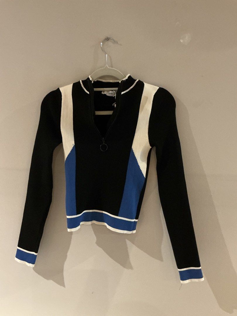 Black Track suit (Category: Longsleeves) located in Manila. Submitted by valknosis (Listing ID 1453098442, Image 1). Description: Prices are negotiable 💕 GCASH PAYMENT ❄️ SF covered by buyer ❄️ - May feel slightly tighter than listed size.