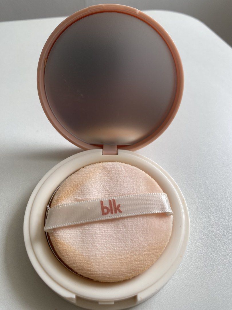 BLK Airy Matte Foundation - 299 (Category: Makeup) located in Batangas. Submitted by yybba (Listing ID 1453088967, Image 3). Description: - BLK Cosmetics Airy Matte Perfecting Foundation - Shade: Butterscotch - Finish: Matte - SPF: 20 - Ideal for: Everyday wear - Benefit: Smooth, perfected look - Original Price: P599.00 -Selling Price: 300 USED ONCE. RFS: SHADE IS NOT MATCH WITH MY SKINTONE.