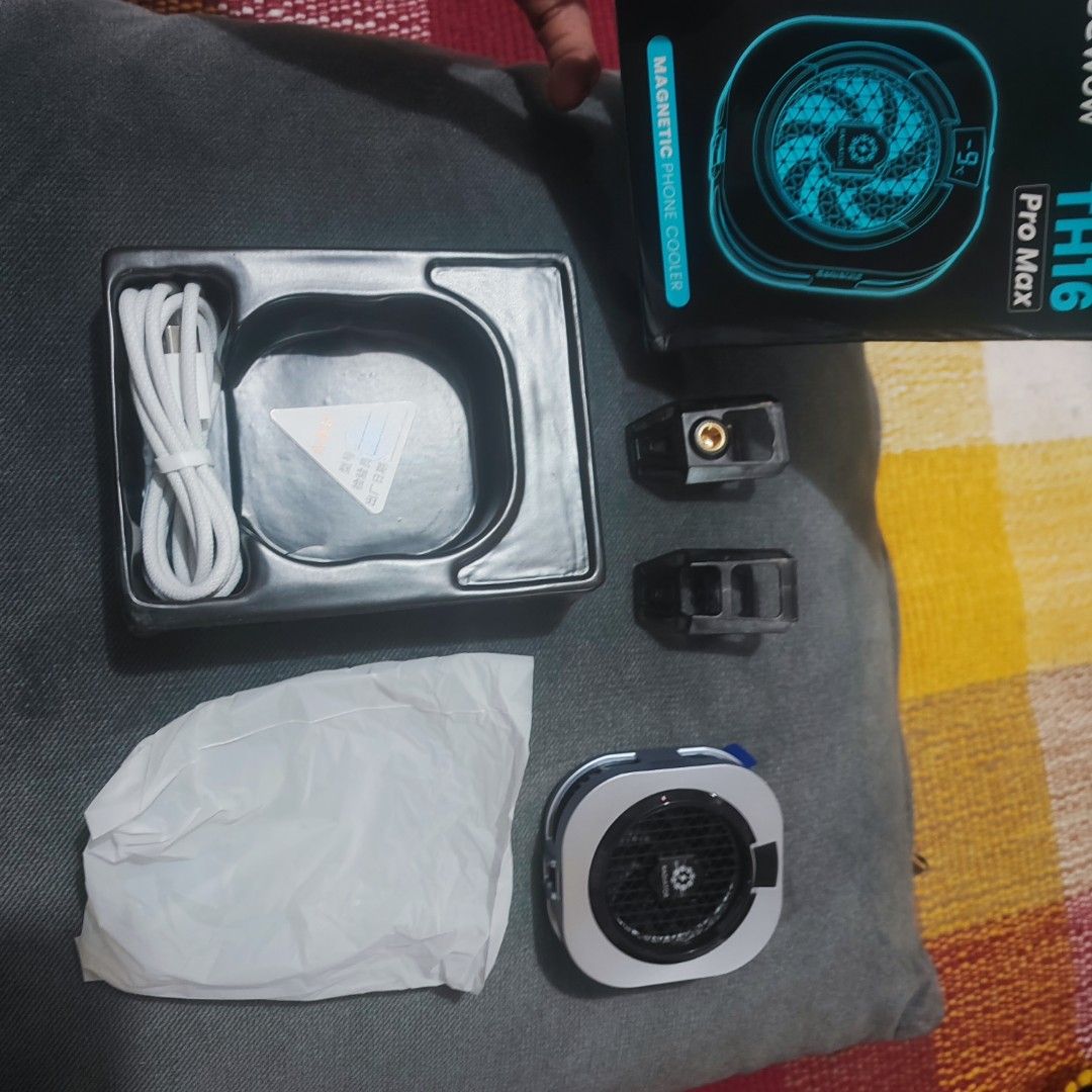 Bluewow TH16 Pro Max Magnetic Phone Cooler (Category: Other Mobile & Gadget Accessories) located in Manila. Submitted by jayclutter (Listing ID 1453231886, Image 2). Description: - Prevents phone overheating during gaming or heavy usage. - Magnetic attachment for easy on/off. - Includes USB-C cable and magnetic rings. - Ideal for extended gaming sessions and video streaming..