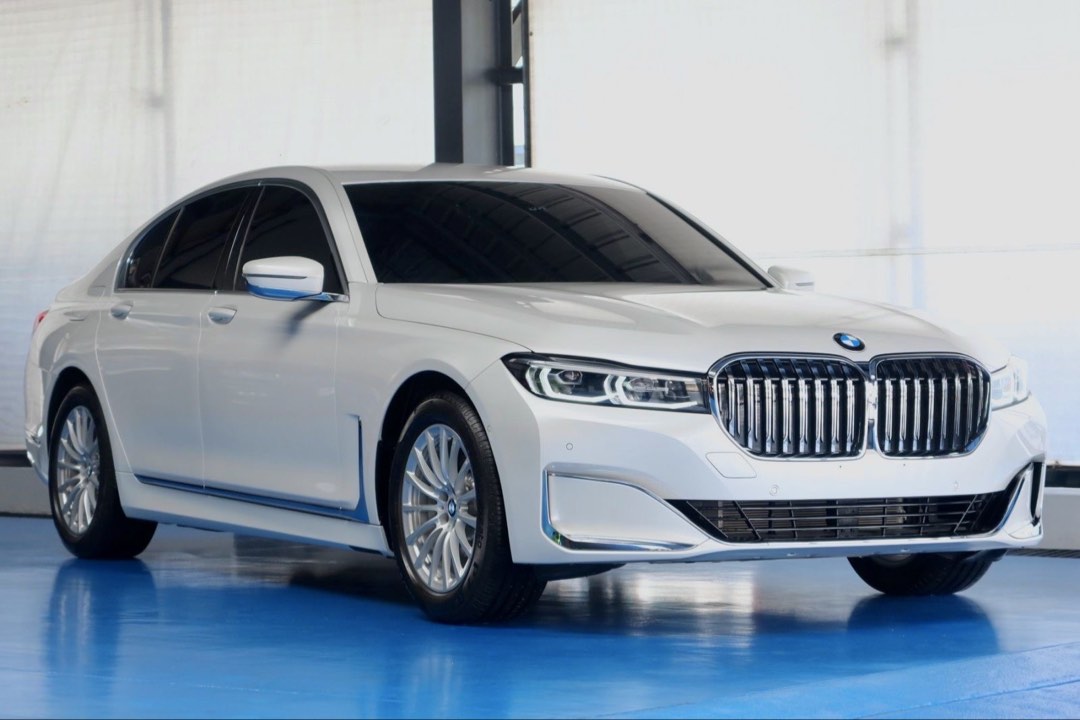 BMW 730i Auto (Category: Used Cars) located in Quezon City. Submitted by marcars_trading (Listing ID 1453067291, Image 2). Description: 2021 BMW 730i Limousine 3.080M (neg) trade in ok GOOD as BRANDNEW! IMMACULATE & SUPER FRESH Condition Must see to believe BASIC DETAILS - 16Tkms ONLY - Complete CASA maintenance & service records at BMW Libis - Complete owner's manual,booklets & spare key - 2.0L 4CYL TwinPower Turbo GAS Engine - 265HP (0-100kph i