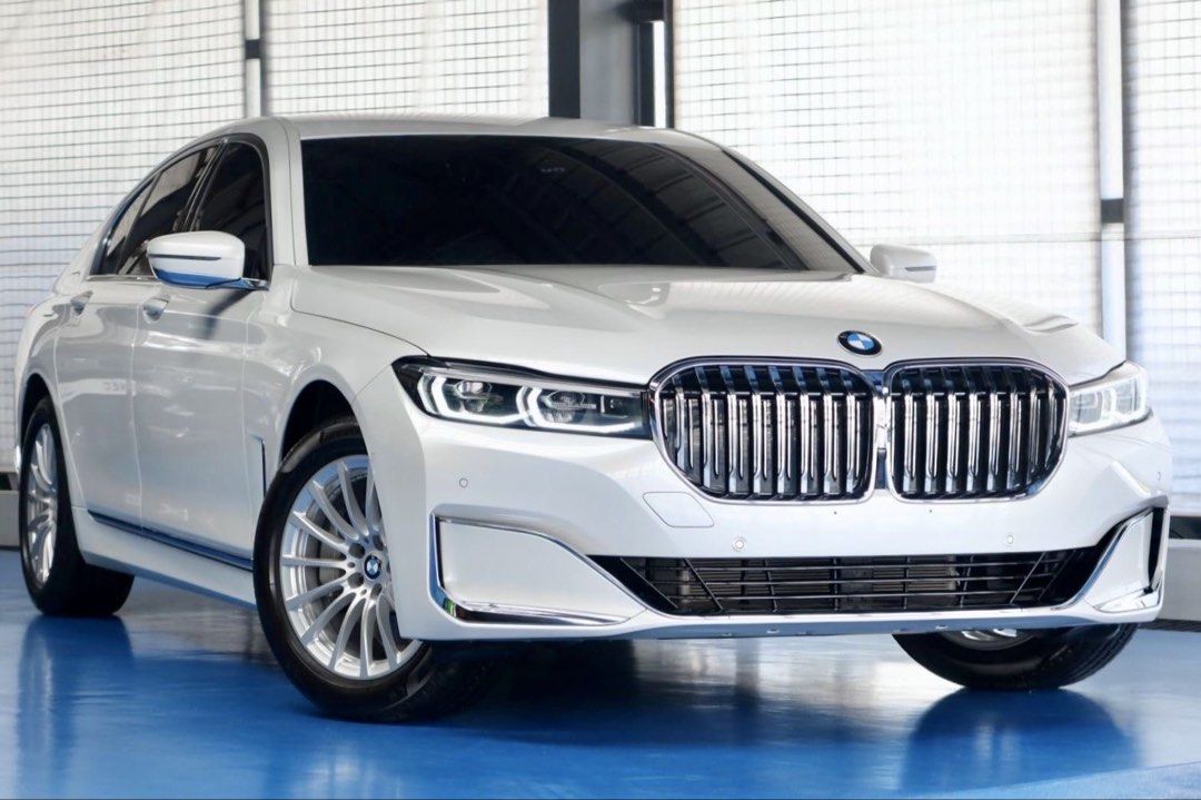BMW 730i Auto (Category: Used Cars) located in Quezon City. Submitted by marcars_trading (Listing ID 1453067291, Image 1). Description: 2021 BMW 730i Limousine 3.080M (neg) trade in ok GOOD as BRANDNEW! IMMACULATE & SUPER FRESH Condition Must see to believe BASIC DETAILS - 16Tkms ONLY - Complete CASA maintenance & service records at BMW Libis - Complete owner's manual,booklets & spare key - 2.0L 4CYL TwinPower Turbo GAS Engine - 265HP (0-100kph i