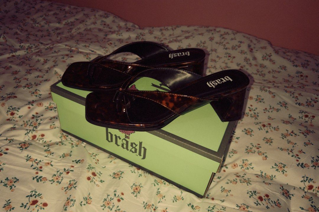 BRASH thong heel mayari brown kitten heels (Category: Heels) located in Manila. Submitted by acids.thrift (Listing ID 1453214718, Image 1). Description: Used once for a test run! Figured I really don't like short heels so planning to buy a different one after i sell this ☺️ Got it for 1,450 huhu.