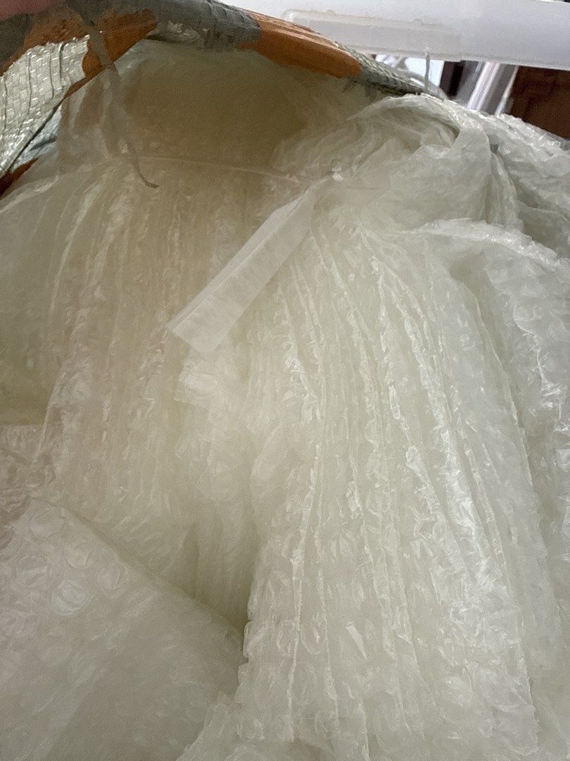 Bubble Wrap Packaging Material (Category: Craft Supplies & Tools) located in Singapore. Submitted by llllyyynnn (Listing ID 1444900735, Image 1). Description: 35cm (L) x 30cm (W) Selling in a pack of 50 pieces - Protect your fragile items during shipping or moving - Plenty of bubbles for excellent cushioning - Large sheet, easy to tear and use - More available if needed.