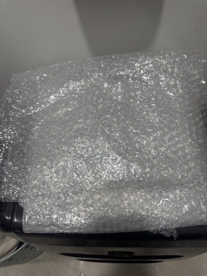 Bubble wraps (Category: Craft Supplies & Tools) located in Singapore. Submitted by evelyn1968 (Listing ID 1453073653, Image 1). Description: A big bag of bubble wraps to give away. Self collect from 756949.