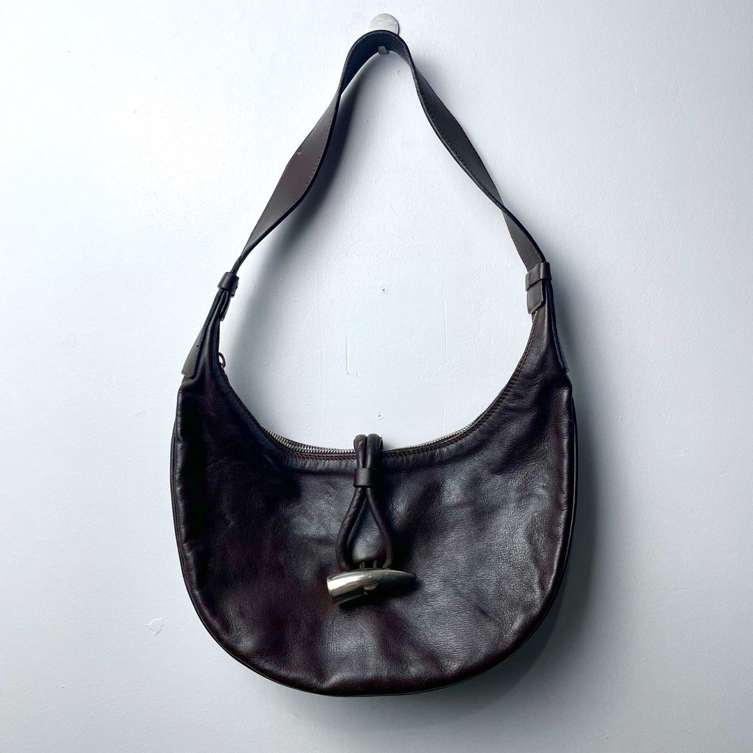 Burberry Leather Horn Toggle Hobo Bag (Category: Luxury Bags & Wallets) located in Baguio. Submitted by metro_studio (Listing ID 1453088551, Image 2). Description: AUTHENTIC In Great Condition very cute, works on any outfit .