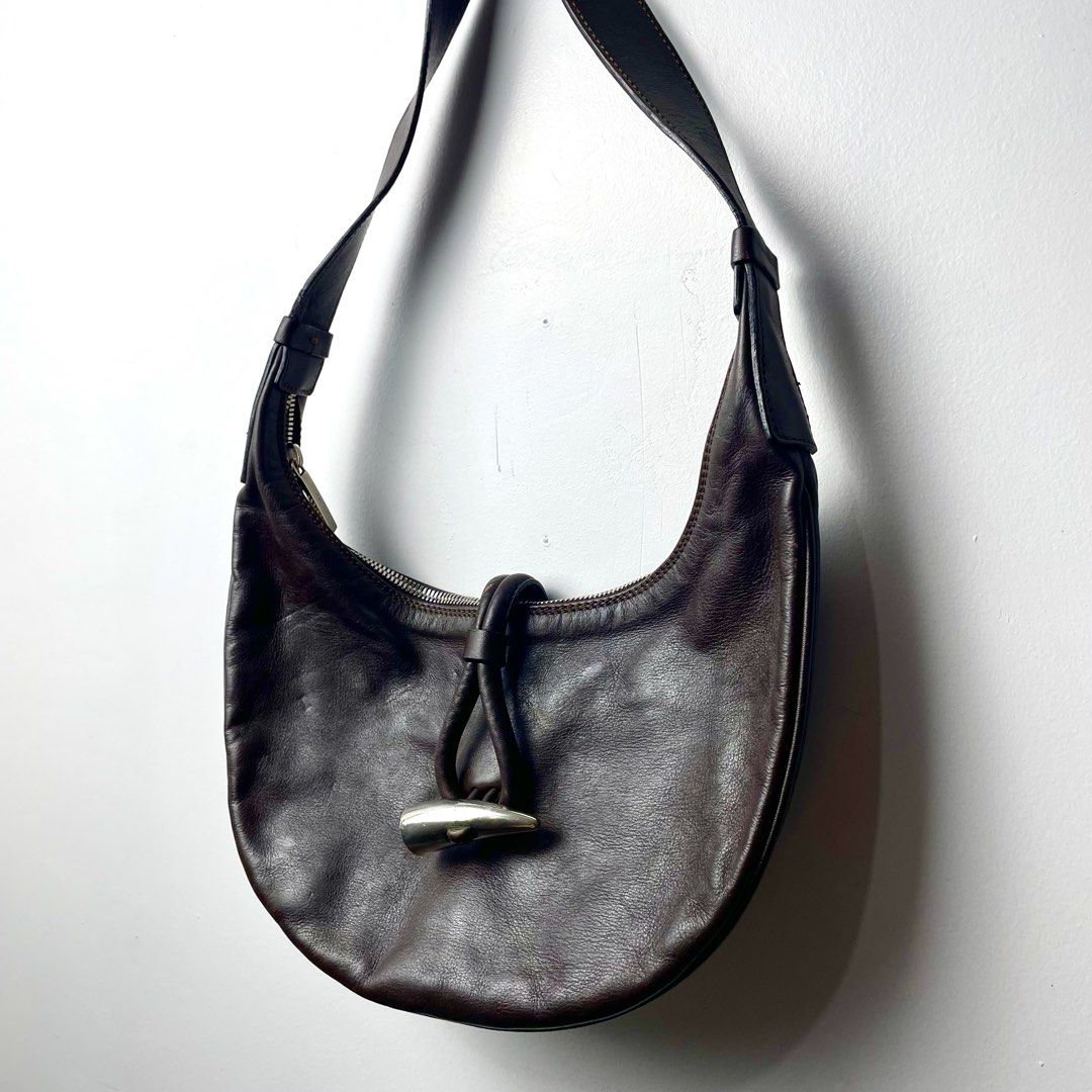 Burberry Leather Horn Toggle Hobo Bag (Category: Luxury Bags & Wallets) located in Baguio. Submitted by metro_studio (Listing ID 1453088551, Image 3). Description: AUTHENTIC In Great Condition very cute, works on any outfit .