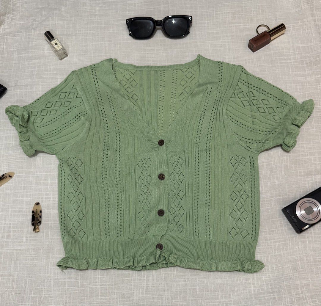 Button Down Knit Top (Category: Blouses) located in Bocaue. Submitted by jennasnts (Listing ID 1453133890, Image 1). Description: Never been used ❗️ Size: S-M Payment first (MOP: Gcash, Gotyme, Maribank) 📍bocaue, bulacan (MOD: J&T Express) .