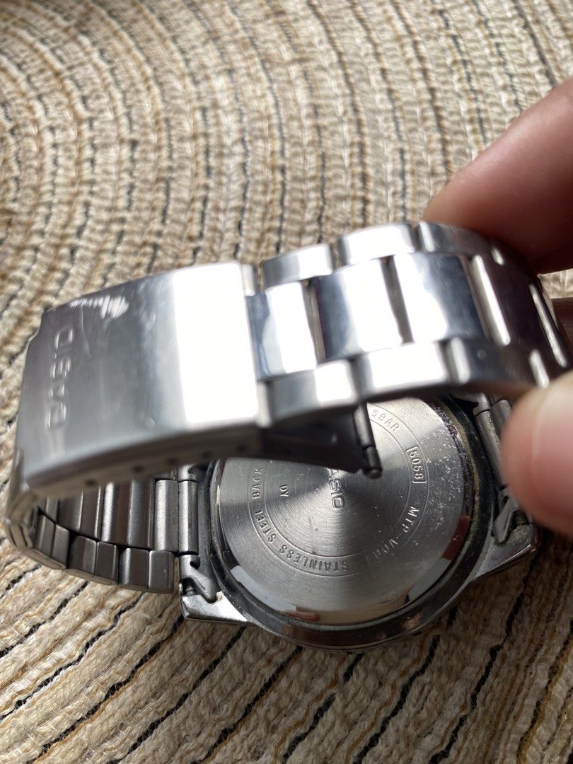 Casio Stainless Steel Watch (Category: Men's Watches) located in Quezon City. Submitted by stuffffffffit (Listing ID 1453080532, Image 3). Description: - Casio Stainless Steel Watch - Classic Black Dial with White Markers & Hands - Water Resistant (50 Meters) - Durable Metal Bracelet - Minor signs of wear on metal, as shown in photos.