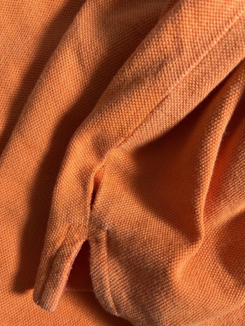 Chaps Orange Polo Shirt Men's Size M (Category: Tshirts & Polo Shirts ) located in Pila. Submitted by llard (Listing ID 1453078625, Image 3). Description: - Orange Chaps polo shirt - unnoticeable tear Medium on Tag Dimes: 66cm length 50cm width slight nego .