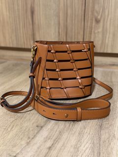 (Category: ) located in . Submitted by maiithrift (Listing ID 1453070382, Image 1). Description: .