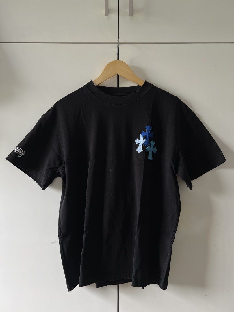 Chrome Hearts Harajuku (Category: Tshirts & Polo Shirts ) located in Taguig. Submitted by yourharveyboy (Listing ID 1453201862, Image 1). Description: Chrome Hearts shirt (Harajuku) Size Medium to Large Width: 22 Length: 27 Pristine condition 💯 Issue: No tags (Thrifted) ❌ Note: First to pay basis ‼️.