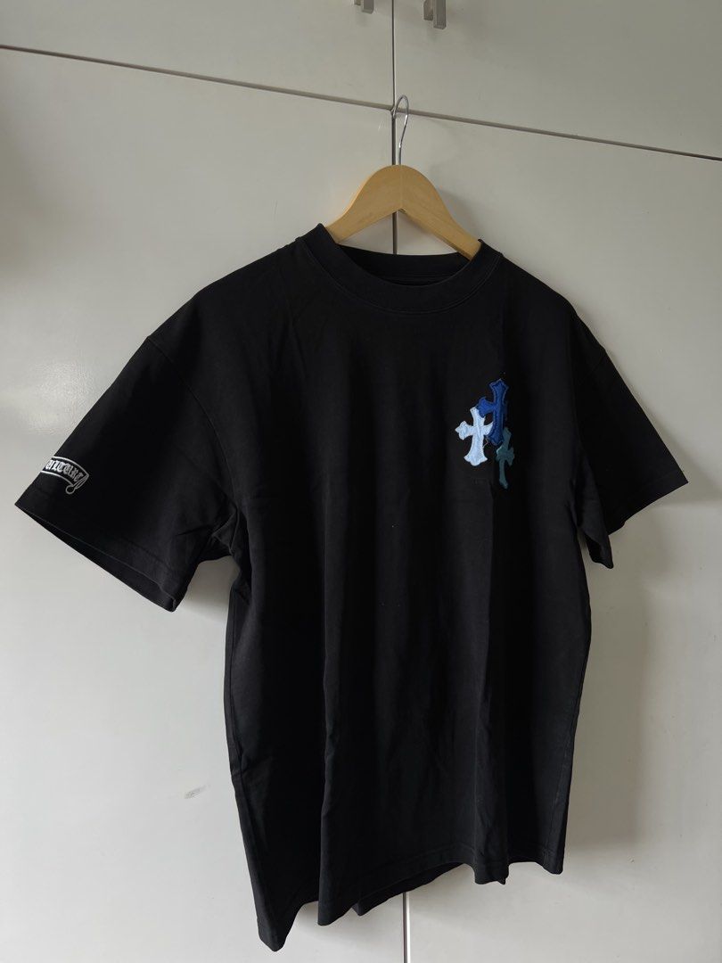 Chrome Hearts Harajuku (Category: Tshirts & Polo Shirts ) located in Taguig. Submitted by yourharveyboy (Listing ID 1453201862, Image 3). Description: Chrome Hearts shirt (Harajuku) Size Medium to Large Width: 22 Length: 27 Pristine condition 💯 Issue: No tags (Thrifted) ❌ Note: First to pay basis ‼️.