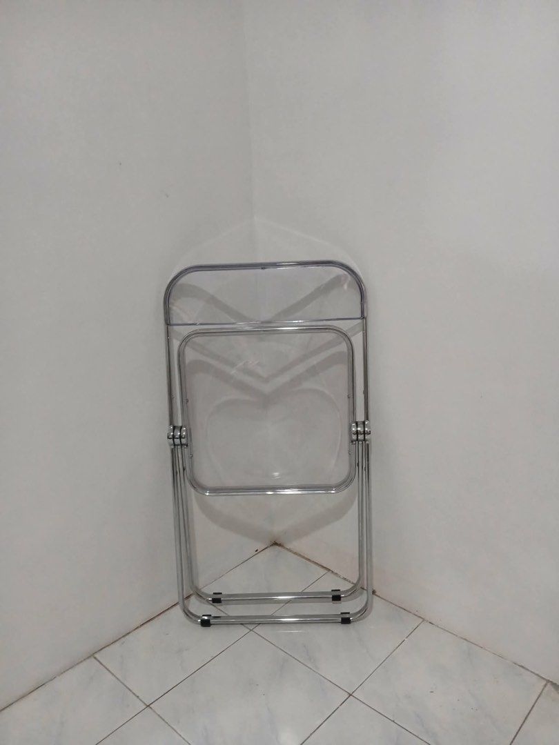 Mid century folding chair (Category: Chairs) located in Makati City. Submitted by mnldecluttering (Listing ID 1453110651, Image 2). Description: Transparent folding chair Great for small spaces Quality and sturdy Pick up: Plaridel bulacan .