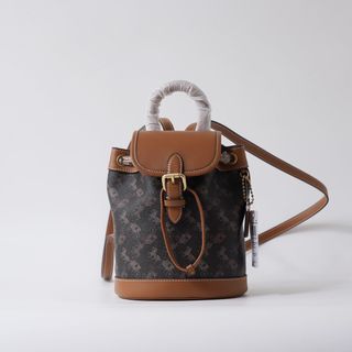 (Category: ) located in . Submitted by fancycollzstore (Listing ID 1453183723, Image 1). Description: .