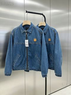 (Category: ) located in . Submitted by fashion.luxe (Listing ID 1453216632, Image 1). Description: .