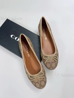 (Category: ) located in . Submitted by fashion.luxe (Listing ID 1453217774, Image 1). Description: .