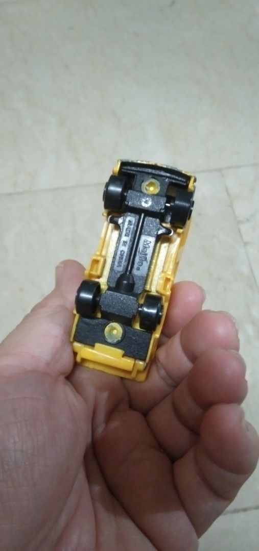 Construction truck maisto (Category: Vehicle & Diecast Models) located in Quezon City. Submitted by eidorableshop (Listing ID 1453209518, Image 2). Description: .
