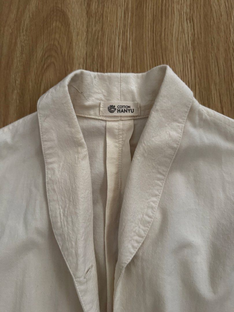 Cotton Hanyu Cream Collared Cardigan (Category: Longsleeves) located in Bacoor. Submitted by engreedy (Listing ID 1453102103, Image 2). Description: 100% cotton cardigan.