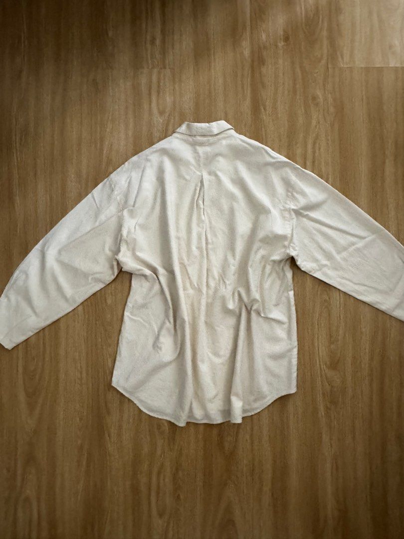 Cotton Hanyu Cream Collared Cardigan (Category: Longsleeves) located in Bacoor. Submitted by engreedy (Listing ID 1453102103, Image 3). Description: 100% cotton cardigan.