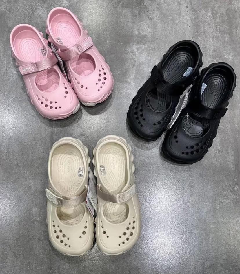 Crocs Echo Mary Jane (Category: Flats & Sandals) located in Manila. Submitted by ddg_s (Listing ID 1453191184, Image 1). Description: crocs echo mary jane • Actual Photo • Complete Inclusion •What you see is what you get •Made in vietnam SIZE: 36/37/38/39/40 ₱2000📩 📍JNT 📍LALAMOVE ✅Payment first .